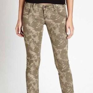 NEW GUESS Women's Skinny Camo Wash Jeans